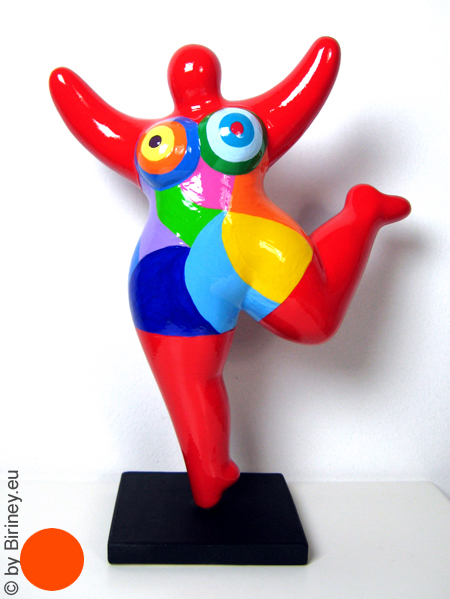 rote Nana-Figur mit Polygonen aus Keramik Höhe 22cm