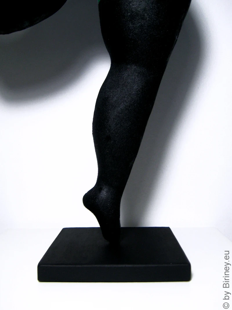 Black Nana figure "Autumn" SL Hight 45cm/ 17.7 inches