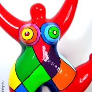 red Nana sculpture with polygonal pattern! 31cm / 12 inches