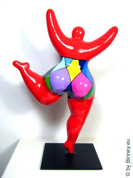 red Nana sculpture with polygonal pattern! 31cm / 12 inches