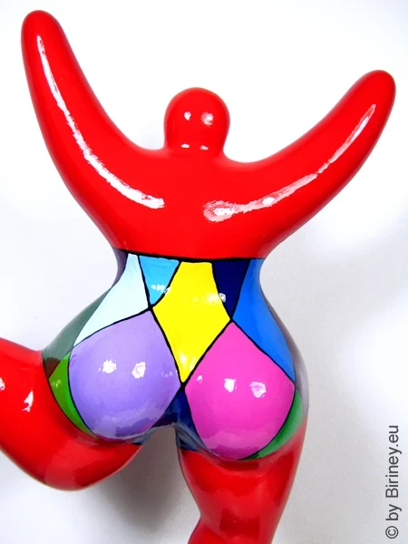 red Nana sculpture with polygonal pattern! 31cm / 12 inches