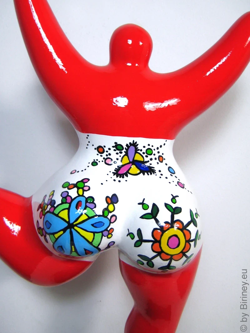 red Nana sculpture with flower pattern! 30cm / 11.8 inches