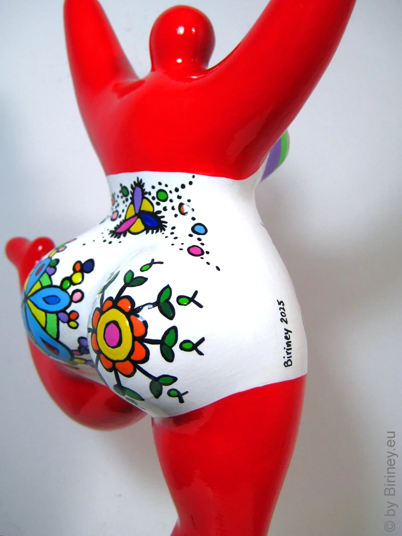 red Nana sculpture with flower pattern! 30cm / 11.8 inches