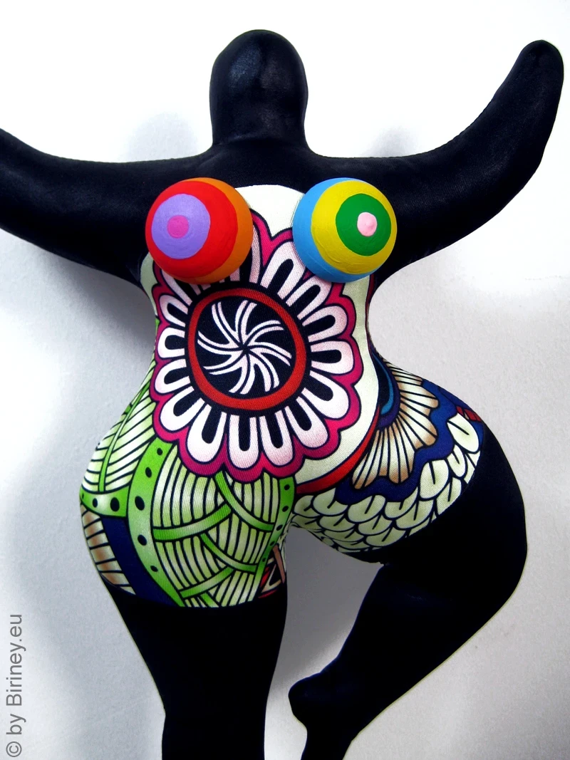 black Nana figure with ornamental pattern! SL Hight 33 cm/ 13 inches