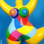 gelbe Nana-Figur "Polygone" aus handbemalter Keramik!  32cm Harlekin