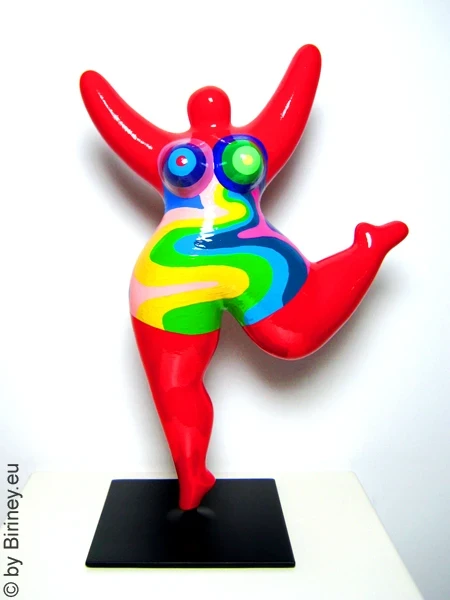 rote Nana-Figur "Waves" Keramik 31cm