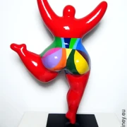 rote Nana-Figur mit geometrischem Muster! "Core" 31cm