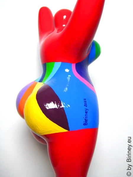 rote Nana-Figur mit geometrischem Muster! "Core" 31cm