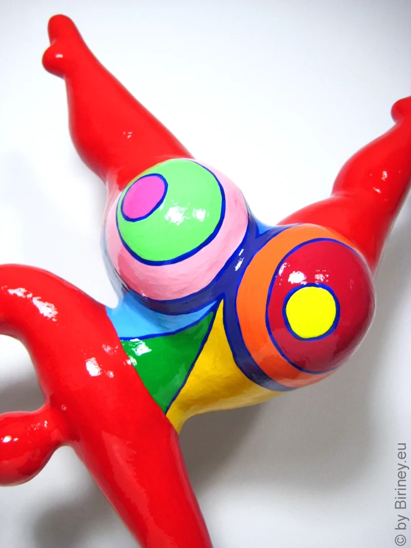 verkauft: Unikat Nana im Handstand rot/bunt Höhe 31 cm