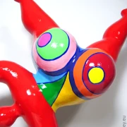 verkauft: Unikat Nana im Handstand rot/bunt Höhe 31 cm