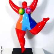 rote Nana-Figur aus handbemalter Keramik!  32cm Blockstreifen