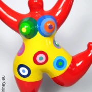Red Nana sculpture made of ceramic!  32cm /12.5 inches Cercles