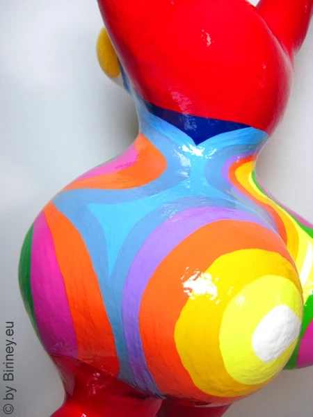 Unikat Nana-Figur Höhe 60 cm rot/bunte Farbwellen