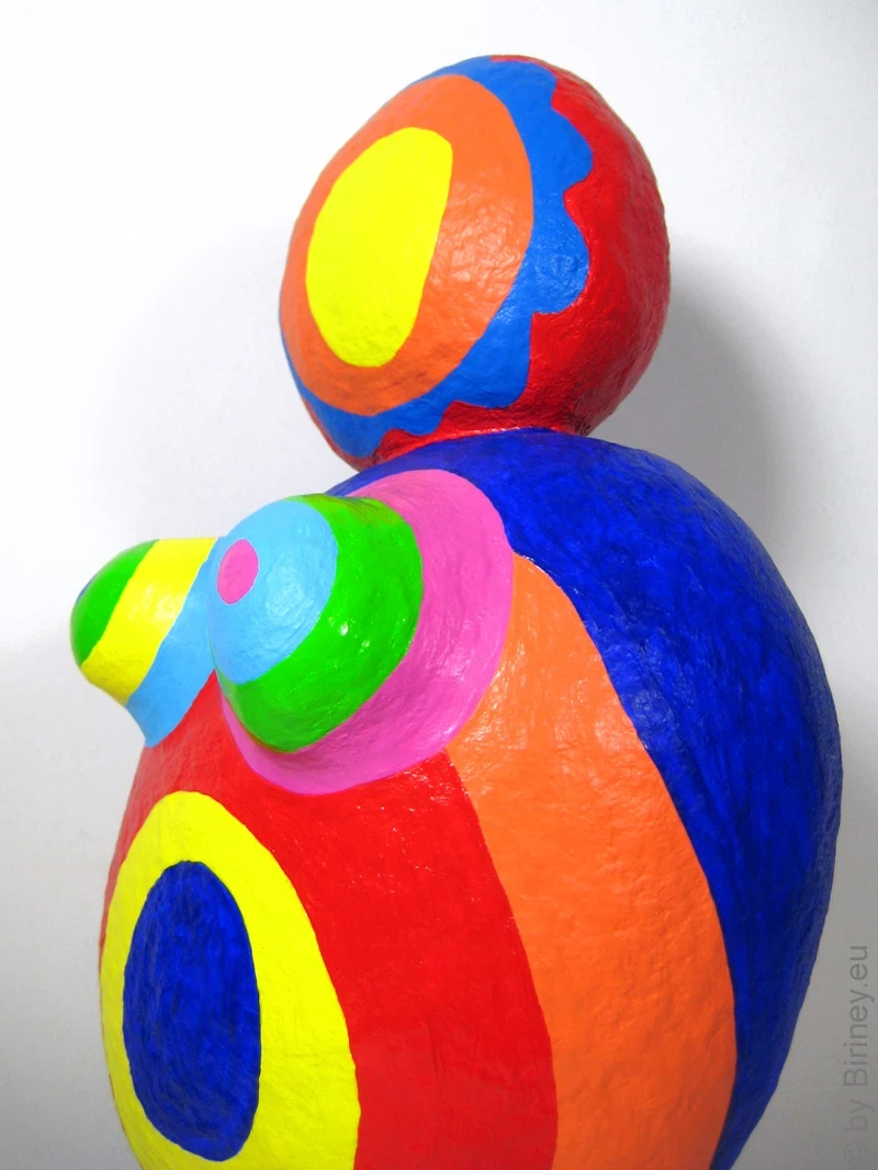 abstrakte Frauen-Figur aus Holzmaché handbemalt  36cm