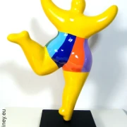 gelbe Nana-Figur mit Blockstreifen Keramik 22cm