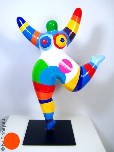 gestreifte Nana-Figur mit Kreismustern 31cm
