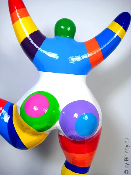gestreifte Nana-Figur mit Kreismustern 31cm