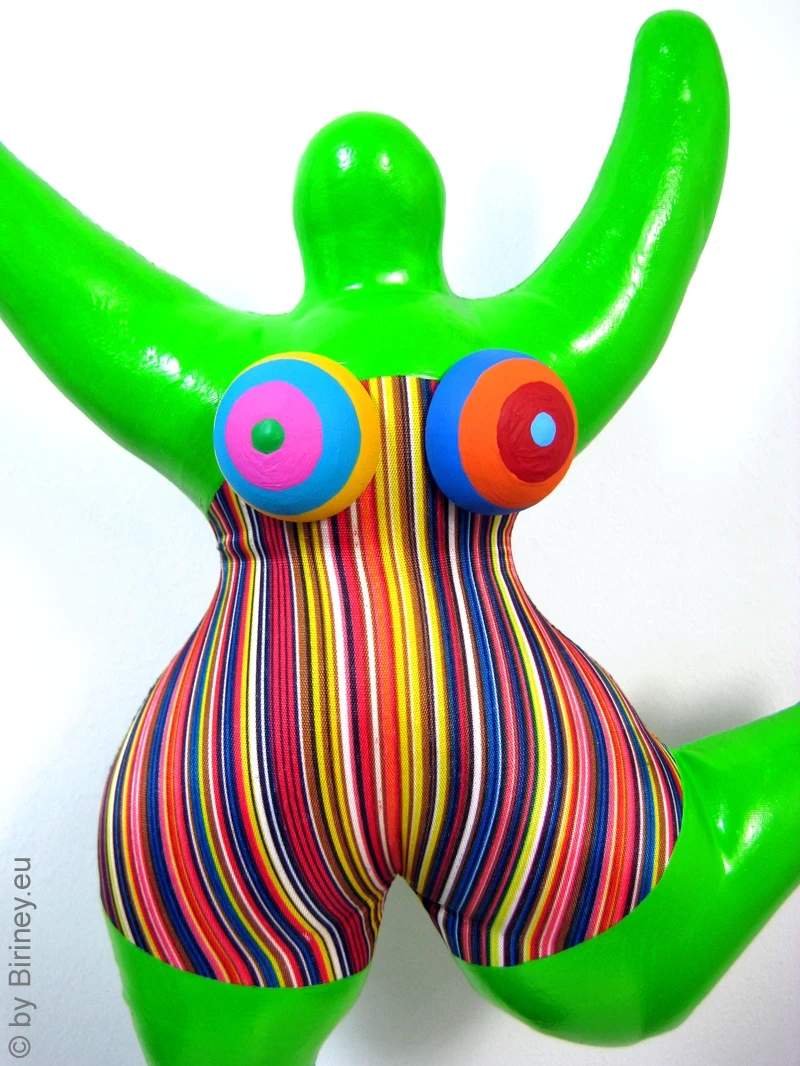 grüne Nana Figur mit Streifenmuster SL Höhe 34cm