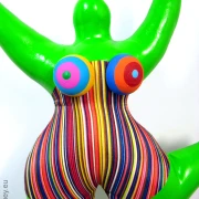 grüne Nana Figur mit Streifenmuster SL Höhe 34cm