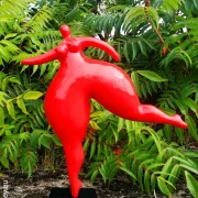 rote  Garten-Figur 55cm "Red Lady"  aus Kunstharz