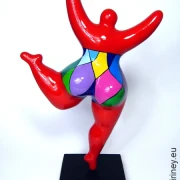 rote Nana-Figur aus handbemalter Keramik!  32cm Harlekin