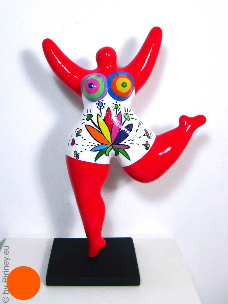 red Nana sculpture with flower pattern! 30cm / 11.8 inches