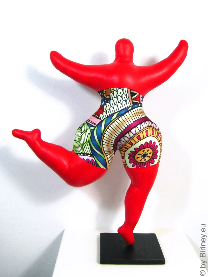 rote Nana Figur mit Ornamenten SL Höhe 38cm