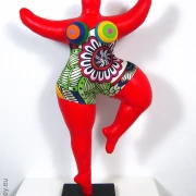rote Nana Figur mit Ornamenten SL Höhe 34cm