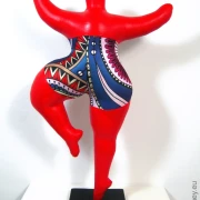 rote Nana Figur mit Ornamenten SL Höhe 34cm