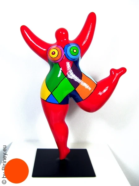 red Nana sculpture with polygonal pattern! 31cm / 12 inches