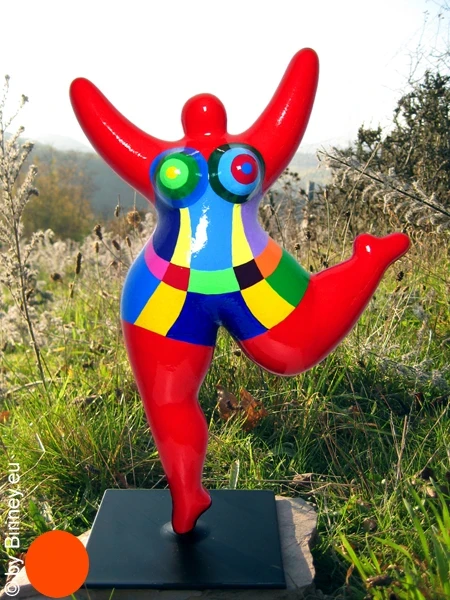 rote Nana-Figur mit geometrischem Muster! "Core" 31cm