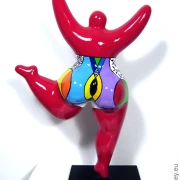 karminrote Nana-Figur mit Mustern 31cm