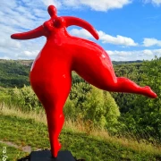 rote  Garten-Figur 55cm "Red Lady"  aus Kunstharz