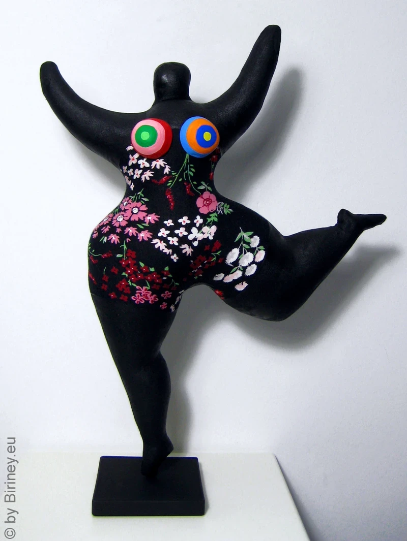 schwarze Nana Figur SL mit Blumen! Höhe 40cm Leichtgewicht